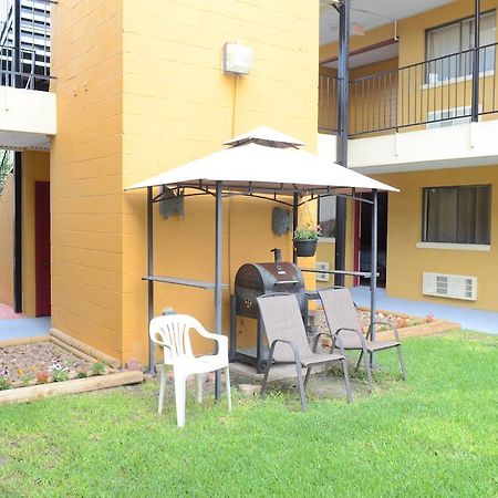 Bear Creek Inn Addicks Bagian luar foto
