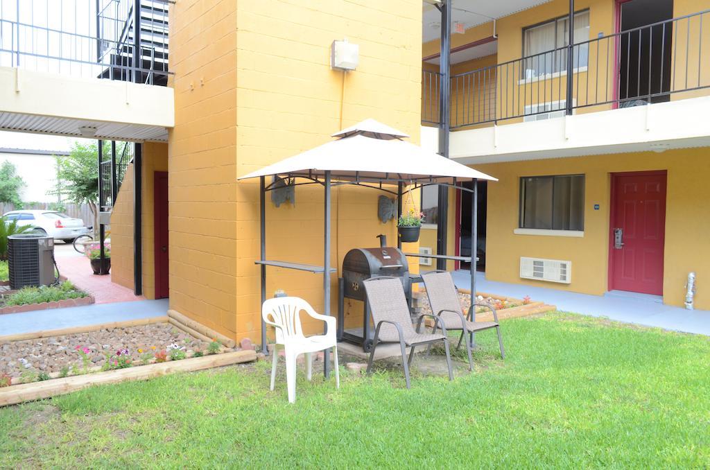 Bear Creek Inn Addicks Bagian luar foto